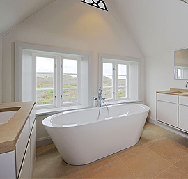 Naturstein Boden und Wand