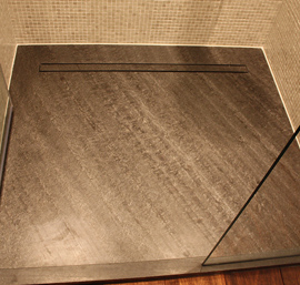 Naturstein Boden und Wand